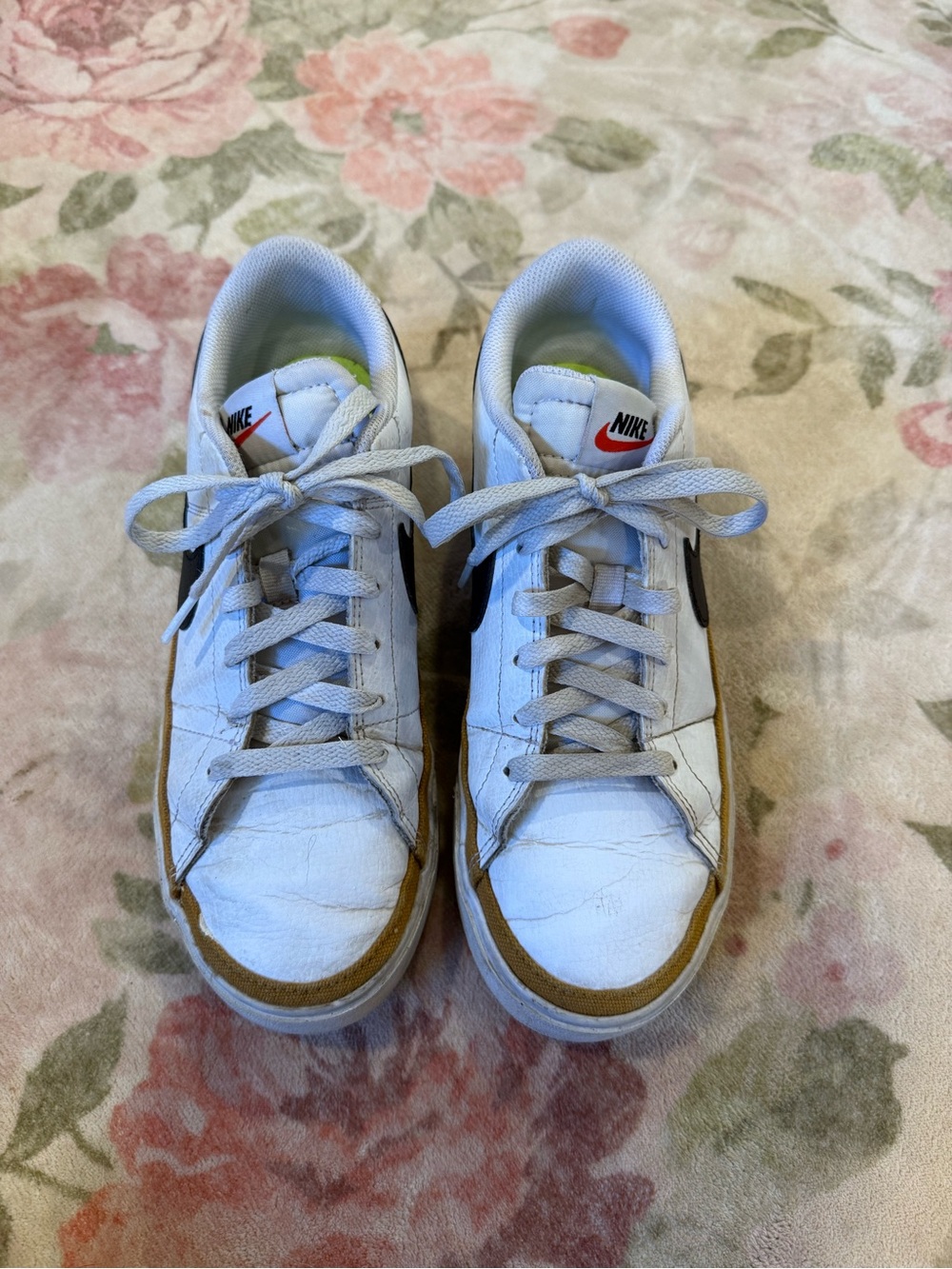 Nike Court Legacy size 8.5